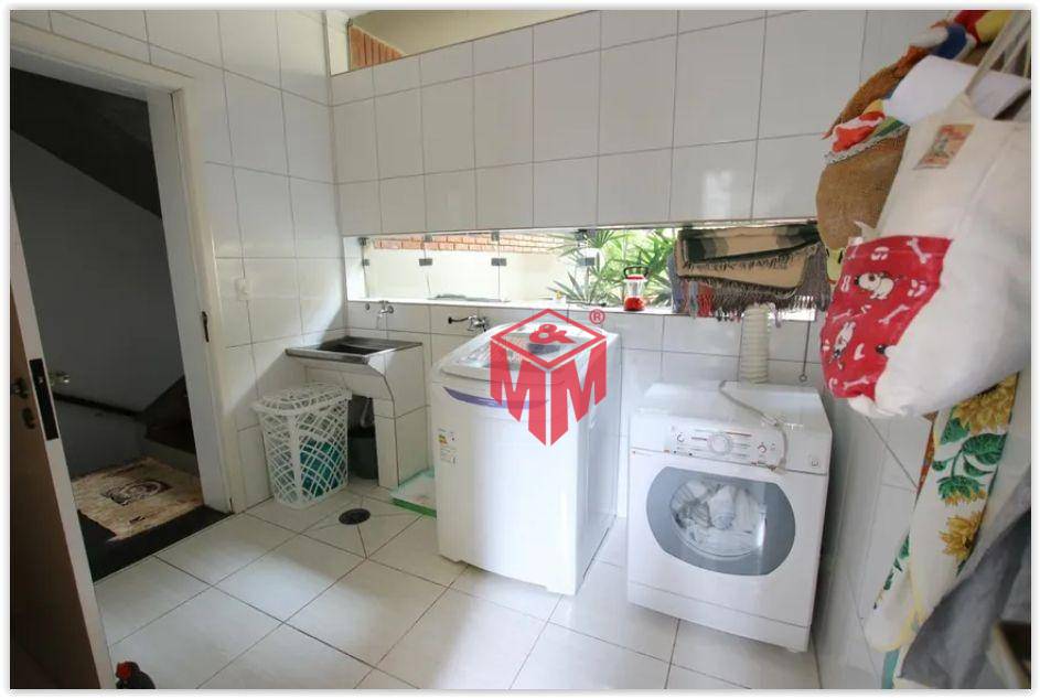 Sobrado à venda com 4 quartos, 388m² - Foto 33