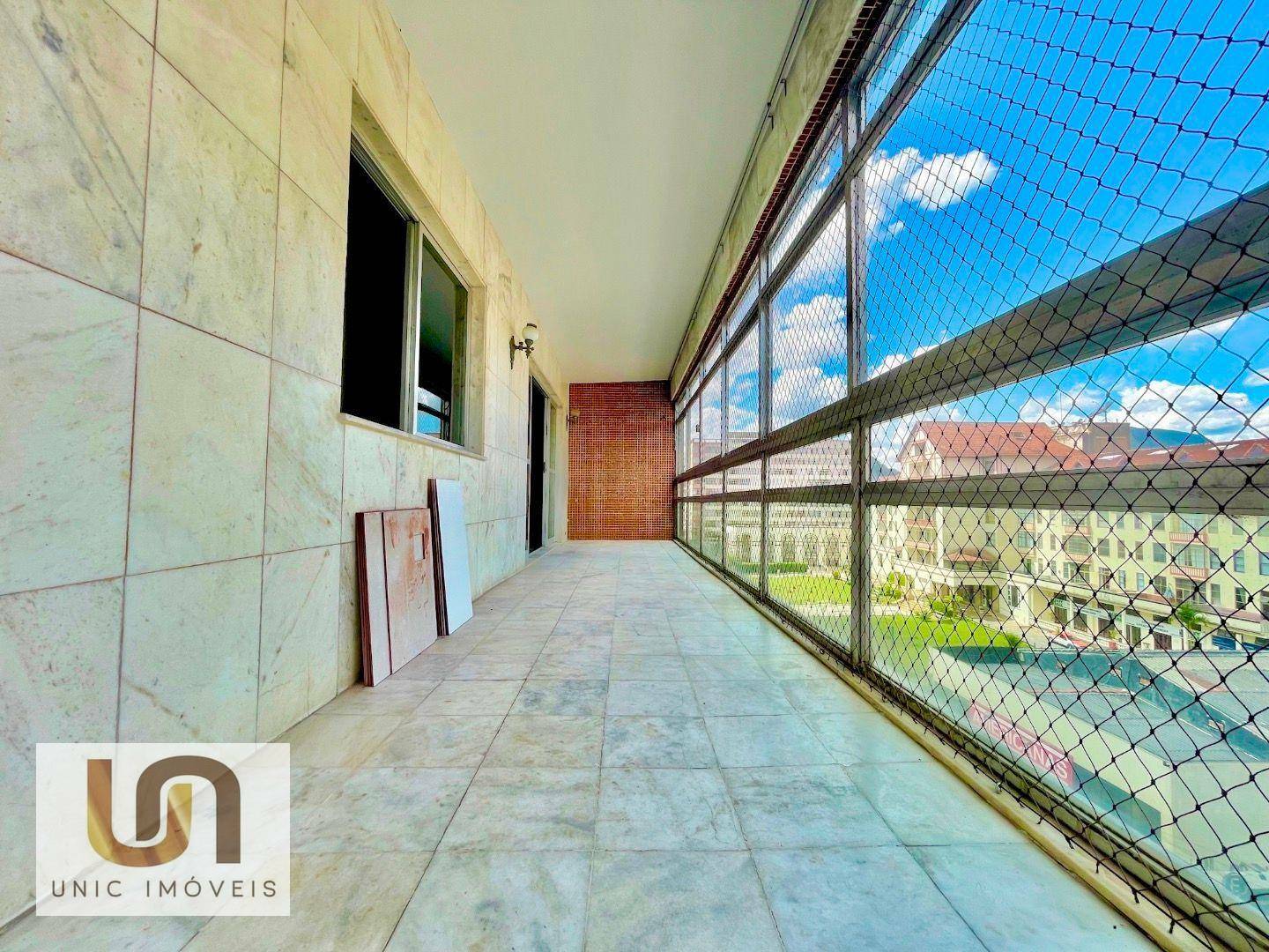 Apartamento à venda com 3 quartos, 127m² - Foto 1