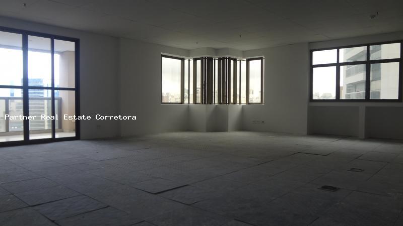 Prédio Inteiro para alugar, 102m² - Foto 1