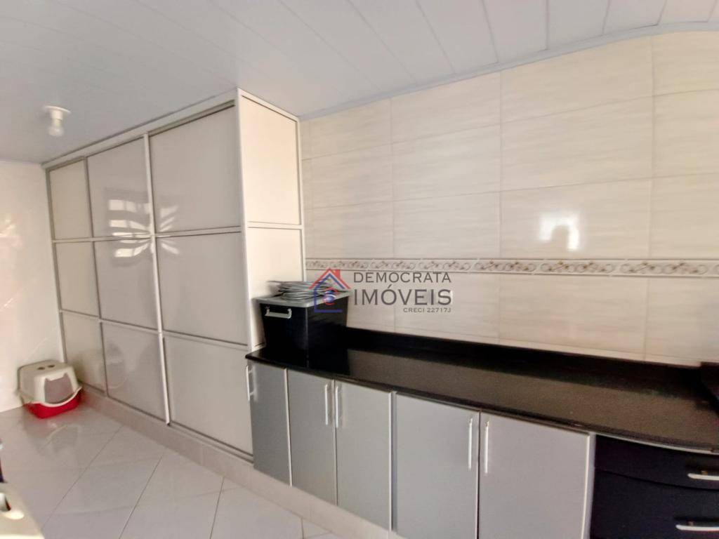 Casa à venda com 3 quartos, 240m² - Foto 6