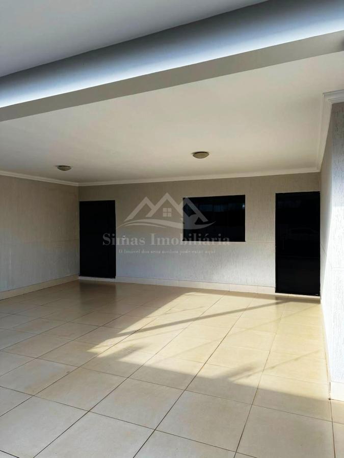 Casa à venda com 3 quartos, 230m² - Foto 2