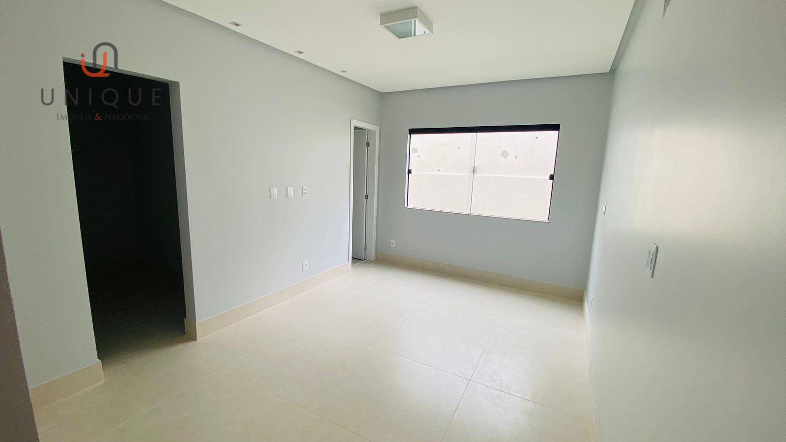 Casa de Condomínio à venda com 3 quartos, 300M2 - Foto 2