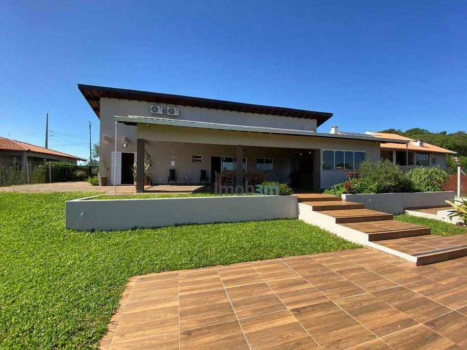 Casa de Condomínio à venda com 3 quartos, 236m² - Foto 2