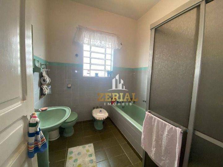 Casa para alugar com 3 quartos, 250m² - Foto 22