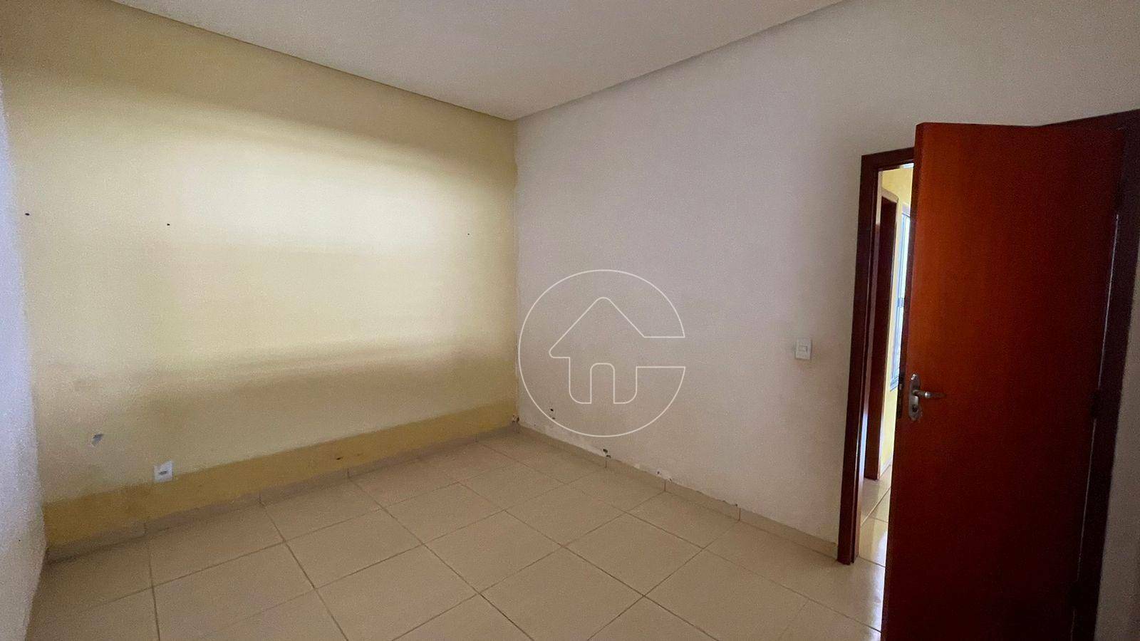 Casa à venda com 2 quartos, 84m² - Foto 4