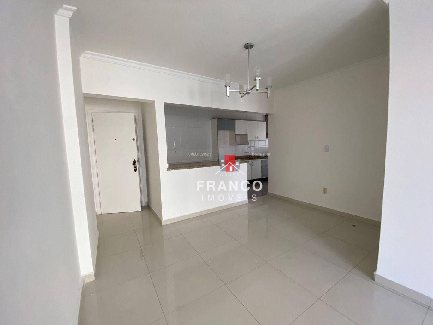 Apartamento à venda com 2 quartos, 75m² - Foto 9