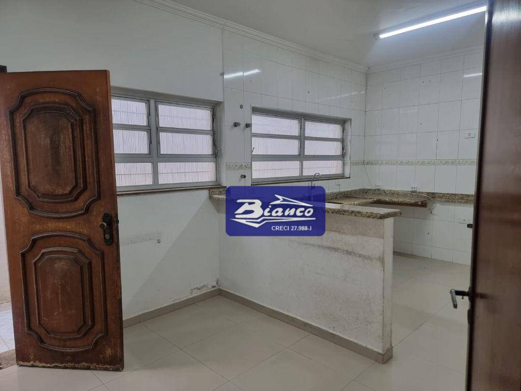 Casa à venda e aluguel com 3 quartos, 450m² - Foto 19