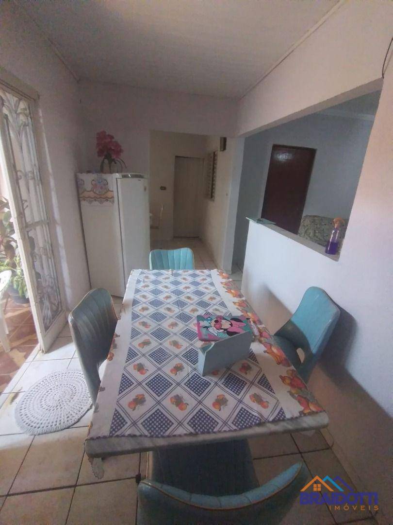 Casa à venda com 3 quartos, 200m² - Foto 22