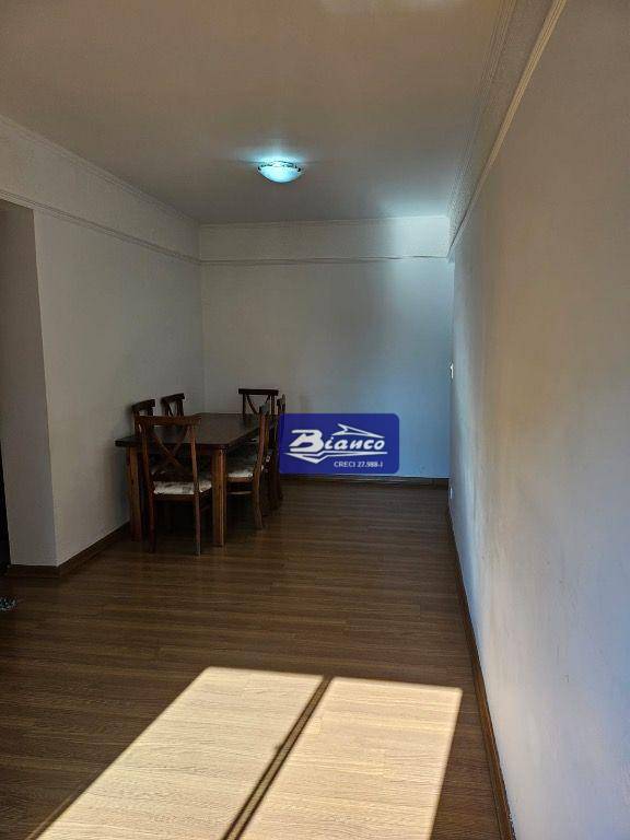 Apartamento à venda com 2 quartos, 62m² - Foto 3