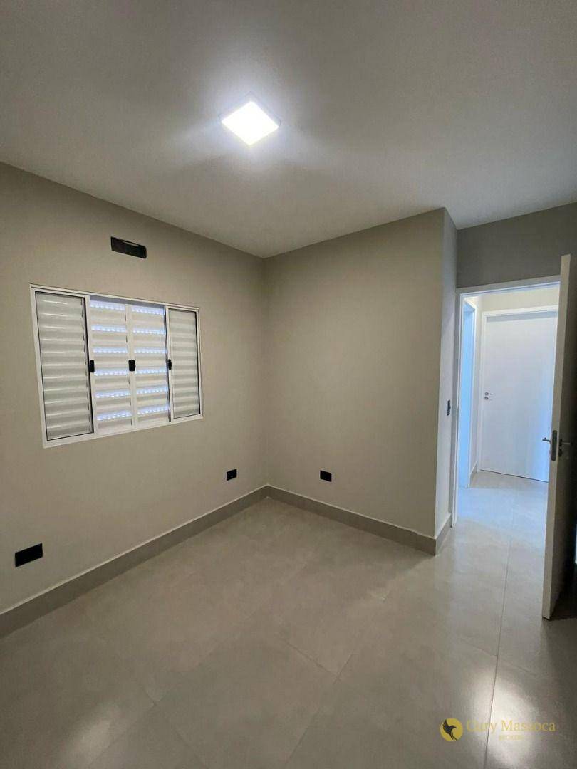 Casa à venda com 2 quartos, 70m² - Foto 3