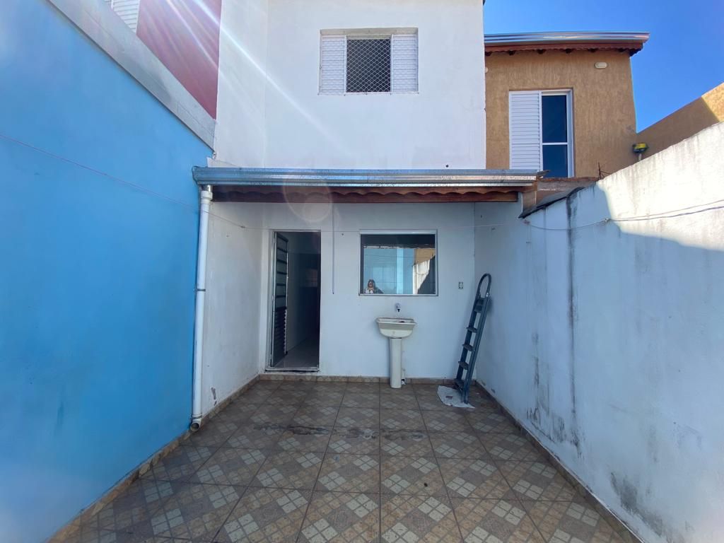 Casa à venda com 2 quartos, 83m² - Foto 1