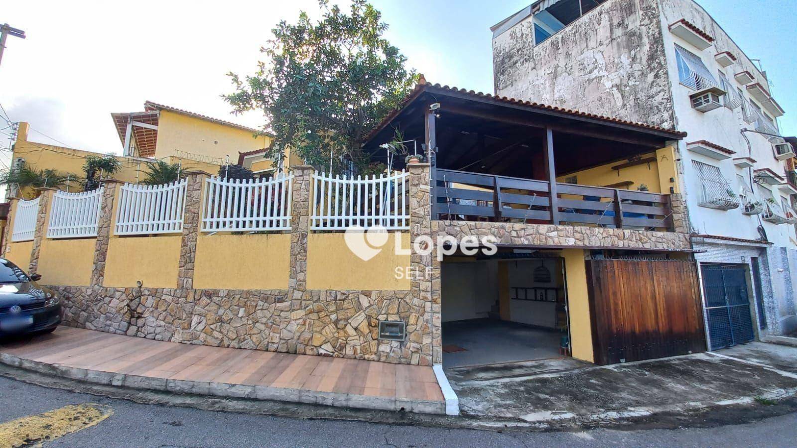 Casa à venda com 4 quartos, 150m² - Foto 1