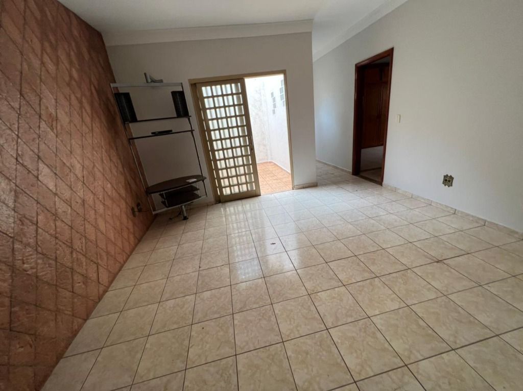 Casa à venda com 6 quartos, 256m² - Foto 32