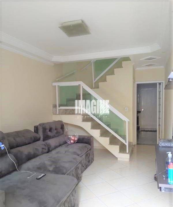 Sobrado à venda com 3 quartos, 99m² - Foto 1