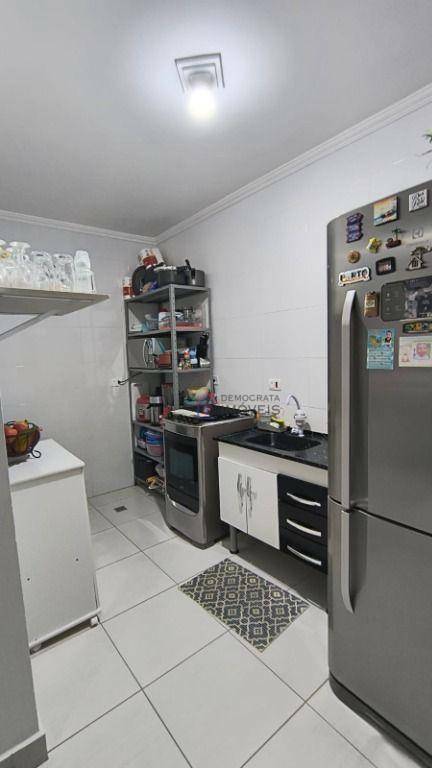 Apartamento à venda com 2 quartos, 50m² - Foto 12