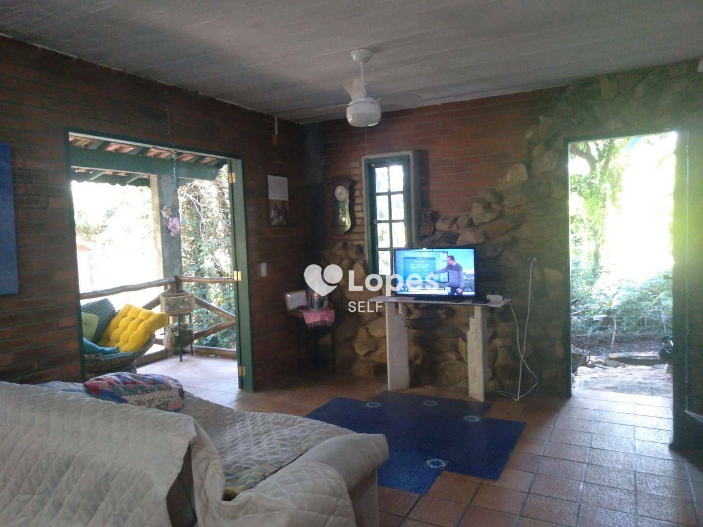 Casa à venda com 4 quartos, 191m² - Foto 1