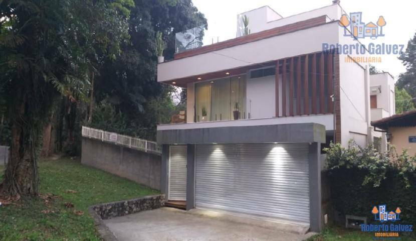 Casa à venda com 3 quartos, 310m² - Foto 2