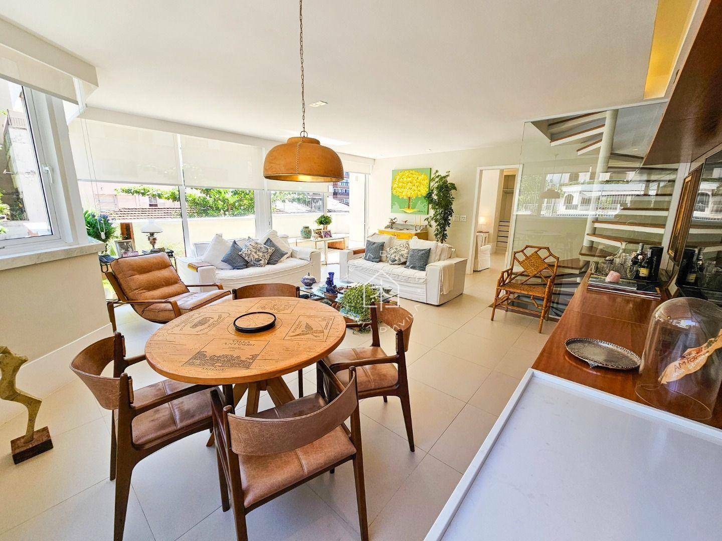 Cobertura à venda com 3 quartos, 225m² - Foto 1