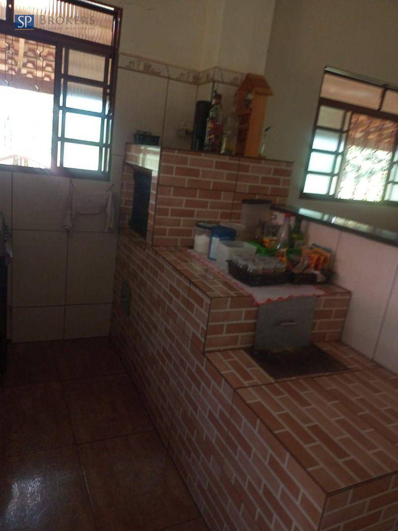 Chácara à venda com 4 quartos, 300m² - Foto 5