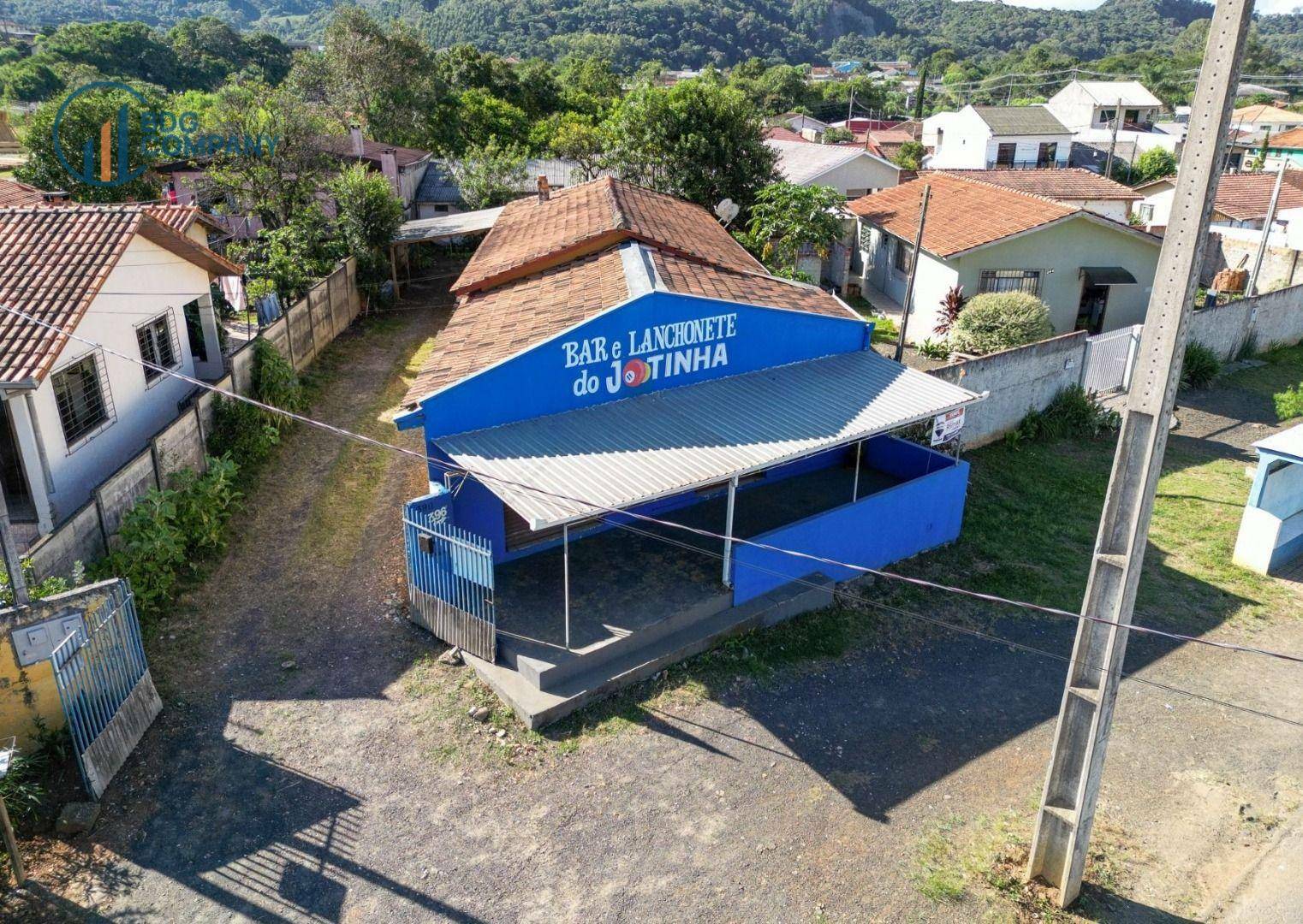 Casa à venda com 3 quartos, 194m² - Foto 1