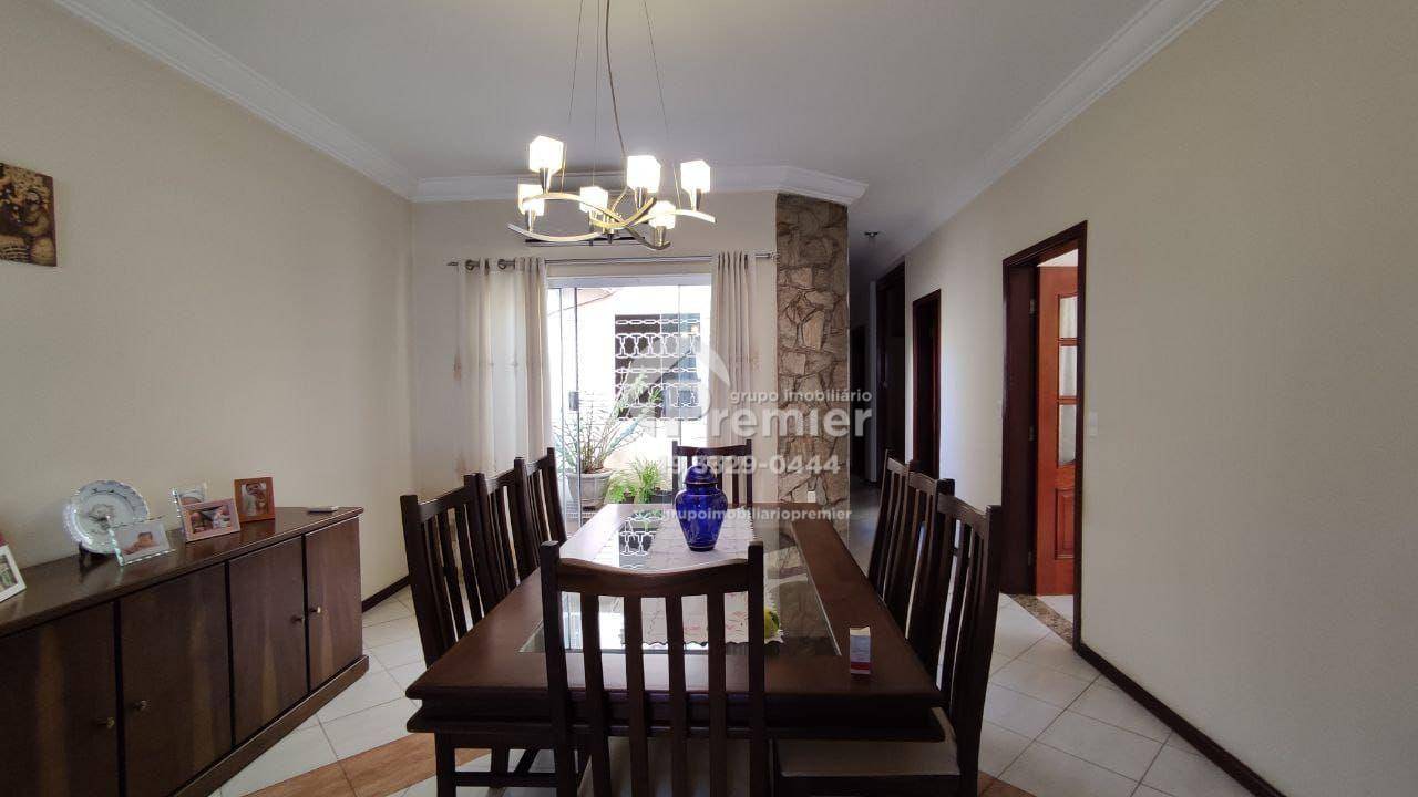 Casa à venda com 3 quartos, 214m² - Foto 8