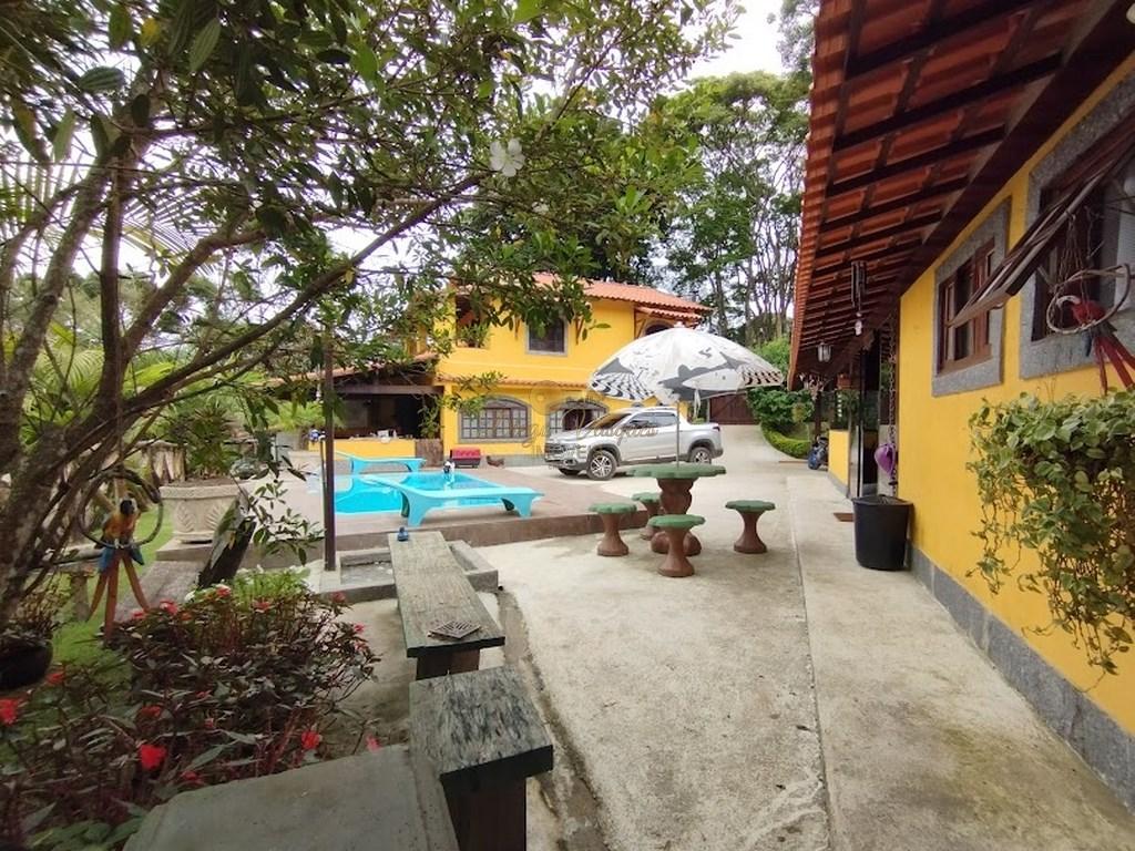 Casa de Condomínio à venda com 3 quartos, 2100m² - Foto 1