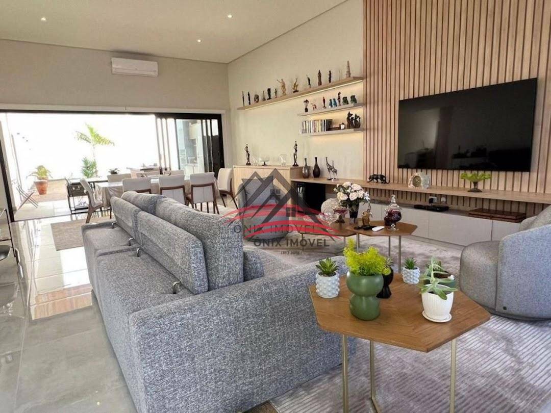 Casa de Condomínio à venda com 3 quartos, 210m² - Foto 4