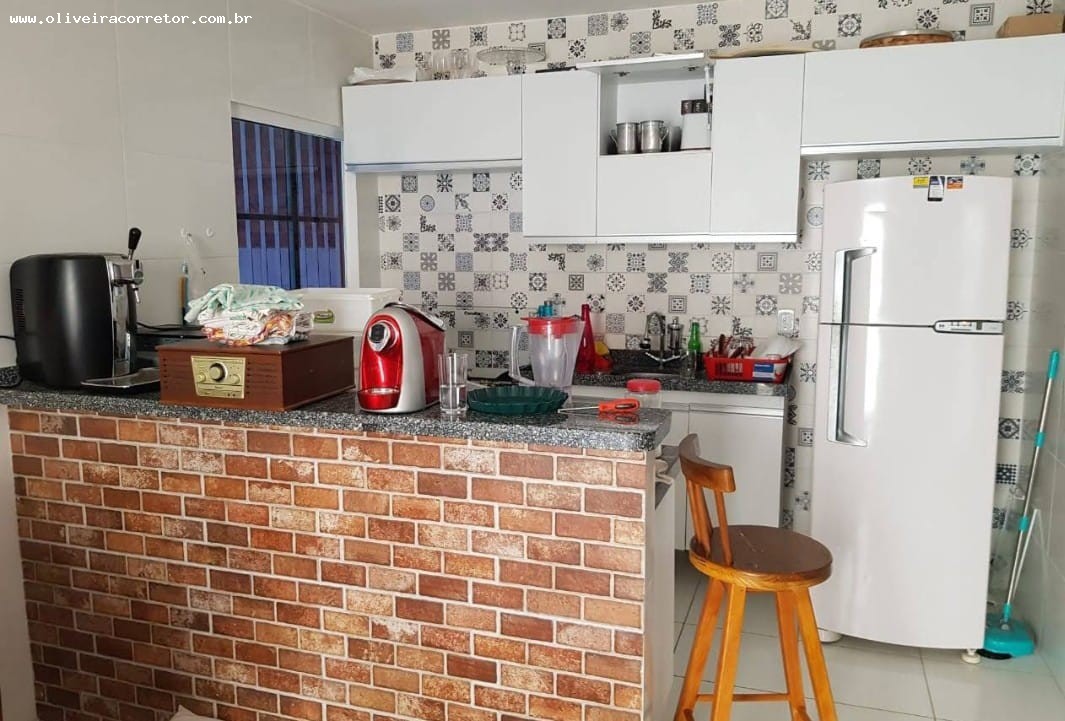 Casa à venda com 2 quartos, 100m² - Foto 1