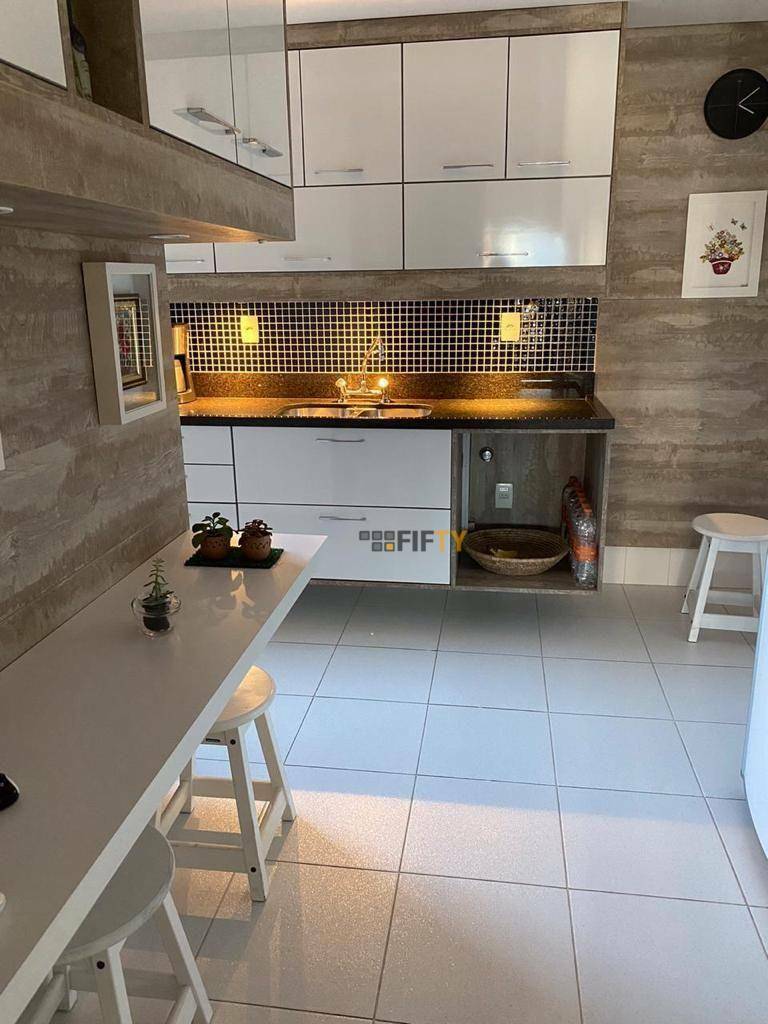 Apartamento à venda com 3 quartos, 143m² - Foto 3