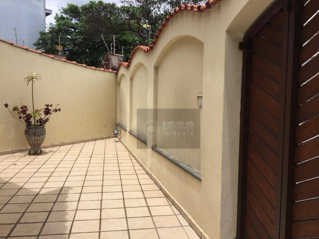 Sobrado à venda com 3 quartos, 313m² - Foto 1