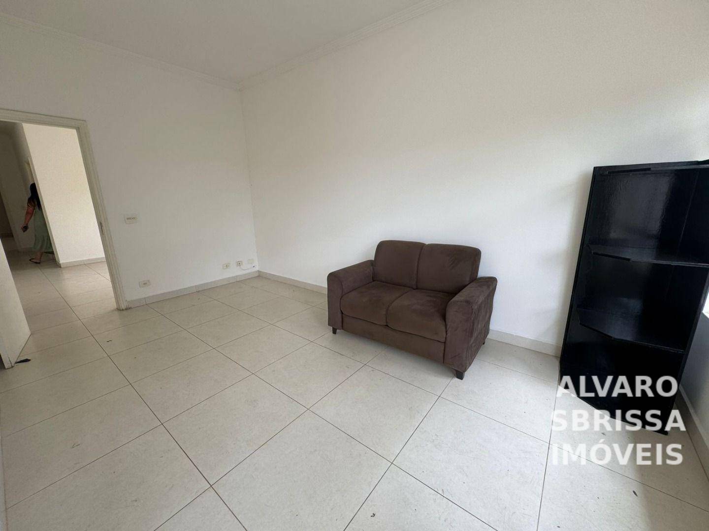 Casa à venda e aluguel com 3 quartos, 180m² - Foto 2