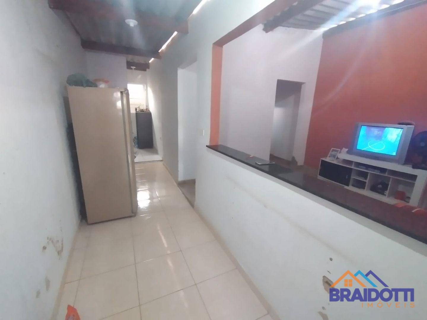 Casa à venda com 3 quartos, 200m² - Foto 2