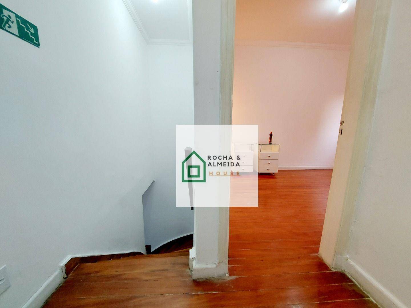 Casa para alugar com 4 quartos, 160m² - Foto 30