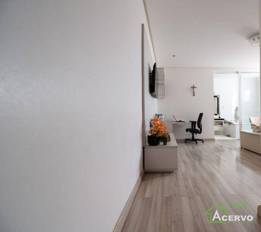 Casa à venda com 3 quartos, 216m² - Foto 15