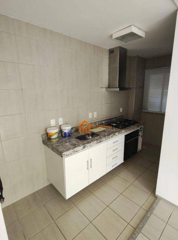 Apartamento à venda com 2 quartos, 62m² - Foto 11