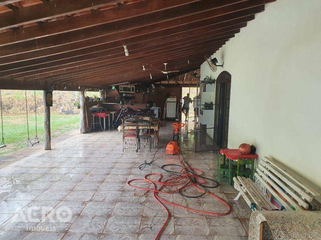 Chácara à venda com 4 quartos, 590m² - Foto 8