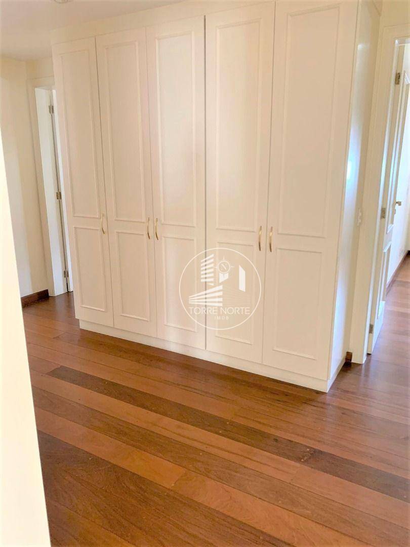 Apartamento para alugar com 4 quartos, 360m² - Foto 13