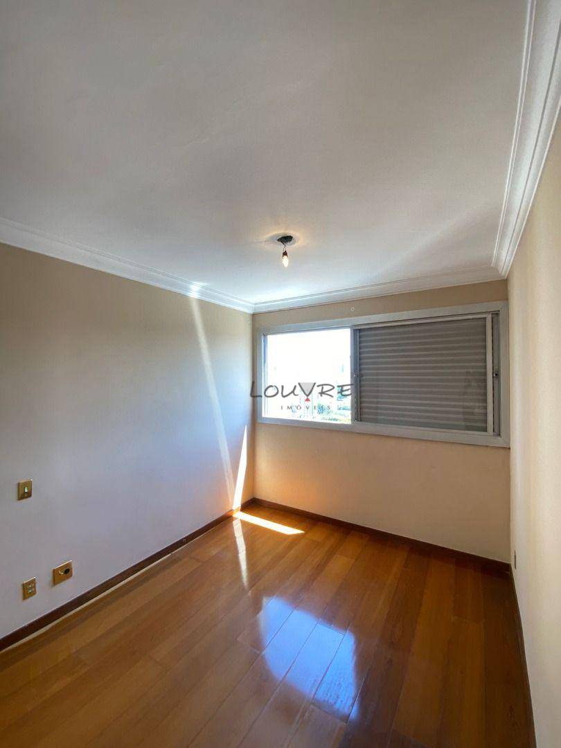 Apartamento à venda com 3 quartos, 115m² - Foto 10