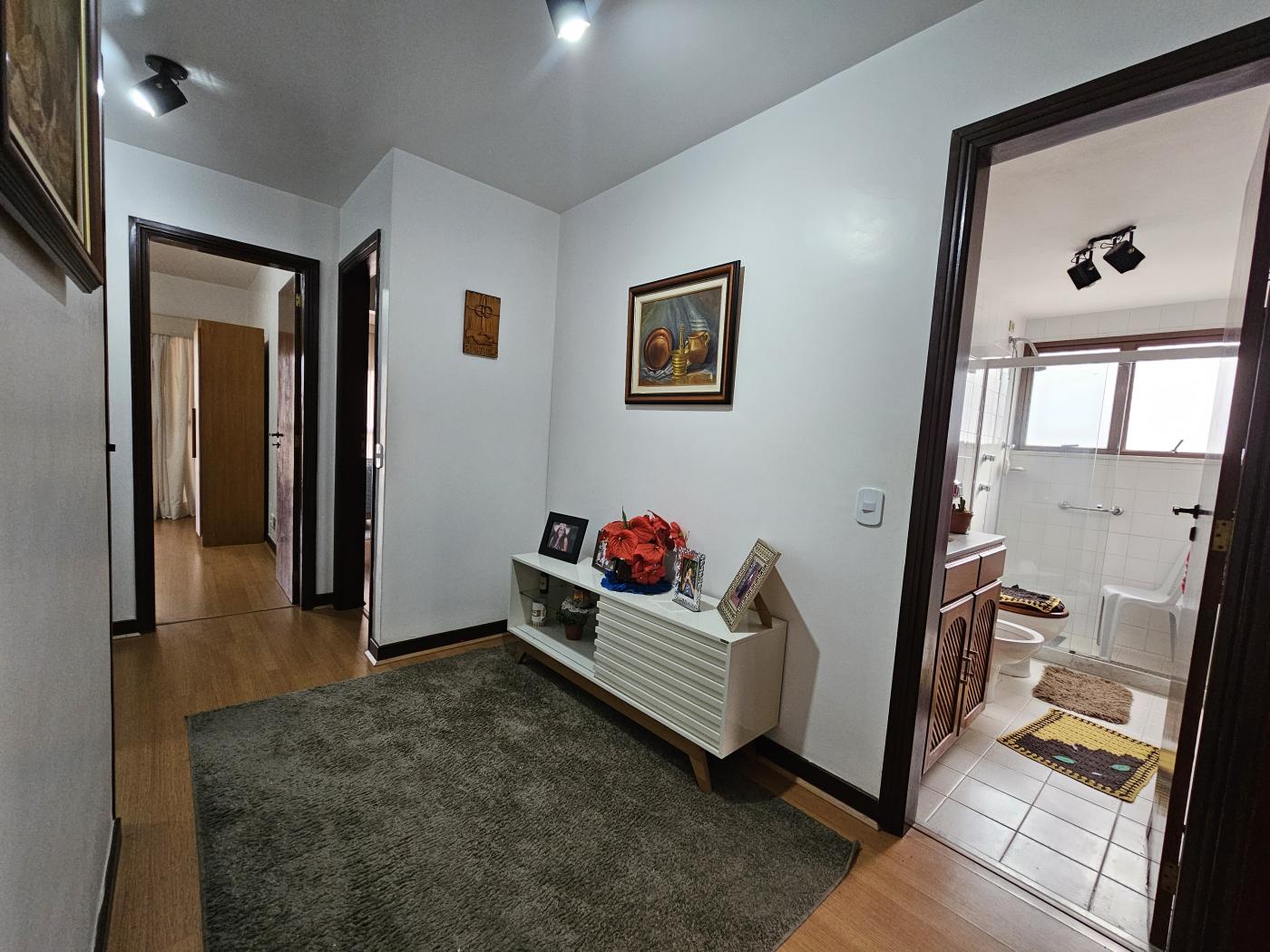 Apartamento à venda com 3 quartos, 257m² - Foto 9