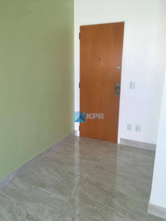 Apartamento à venda com 2 quartos, 69m² - Foto 2