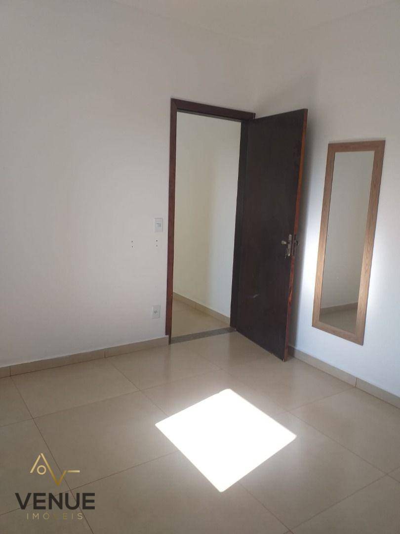 Casa à venda com 2 quartos, 90m² - Foto 13