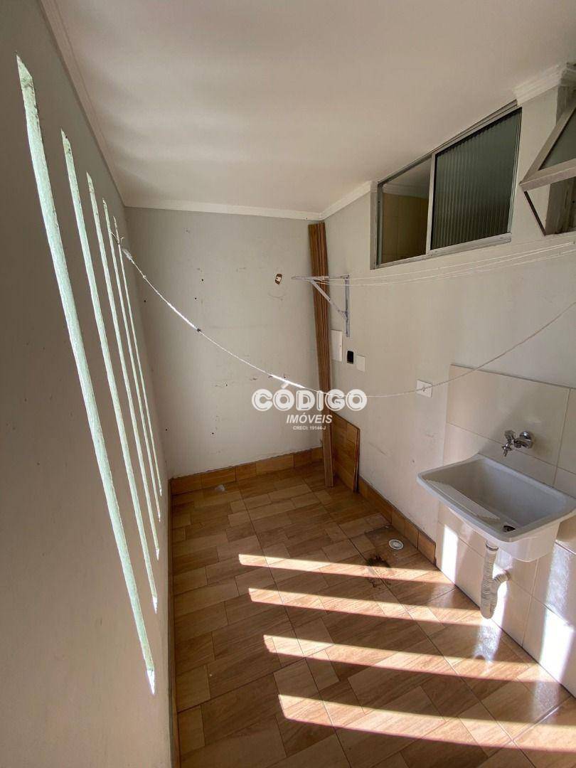 Apartamento para alugar com 2 quartos, 60m² - Foto 6