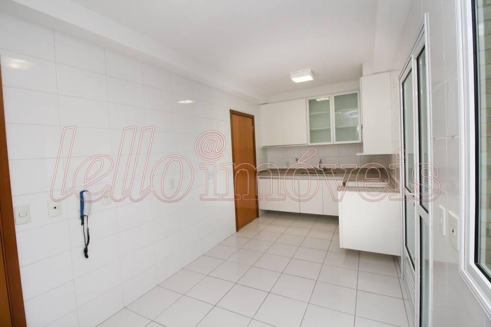 Apartamento para alugar com 3 quartos, 145m² - Foto 33