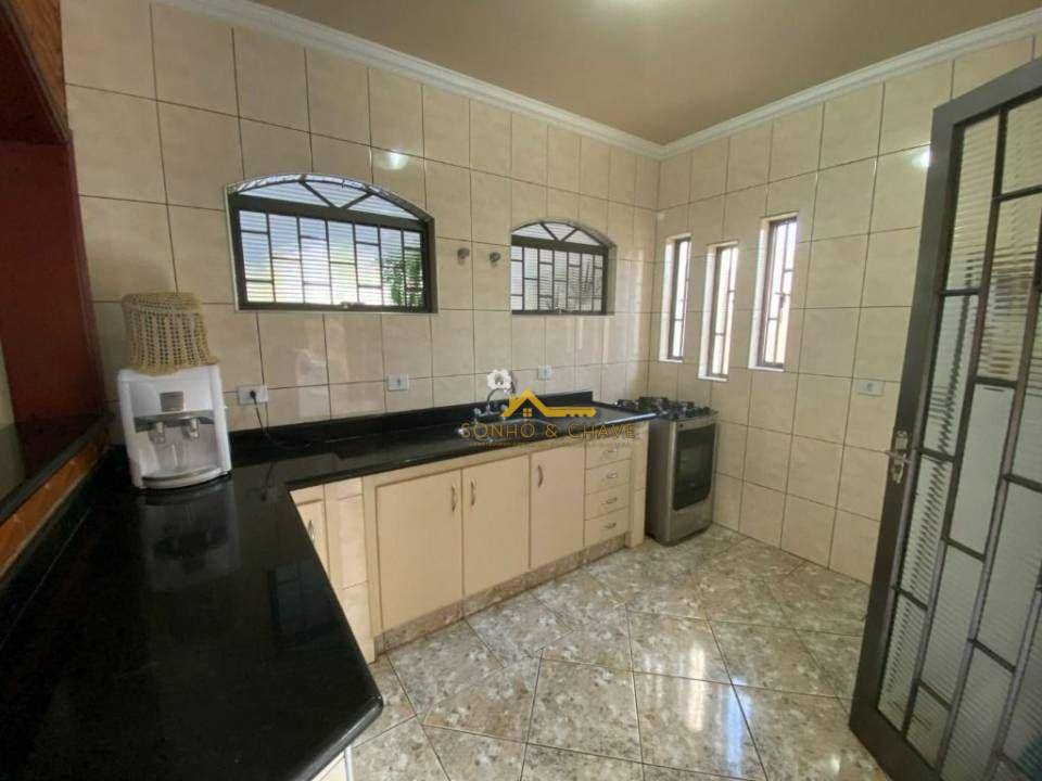 Casa à venda e aluguel com 3 quartos, 176m² - Foto 3