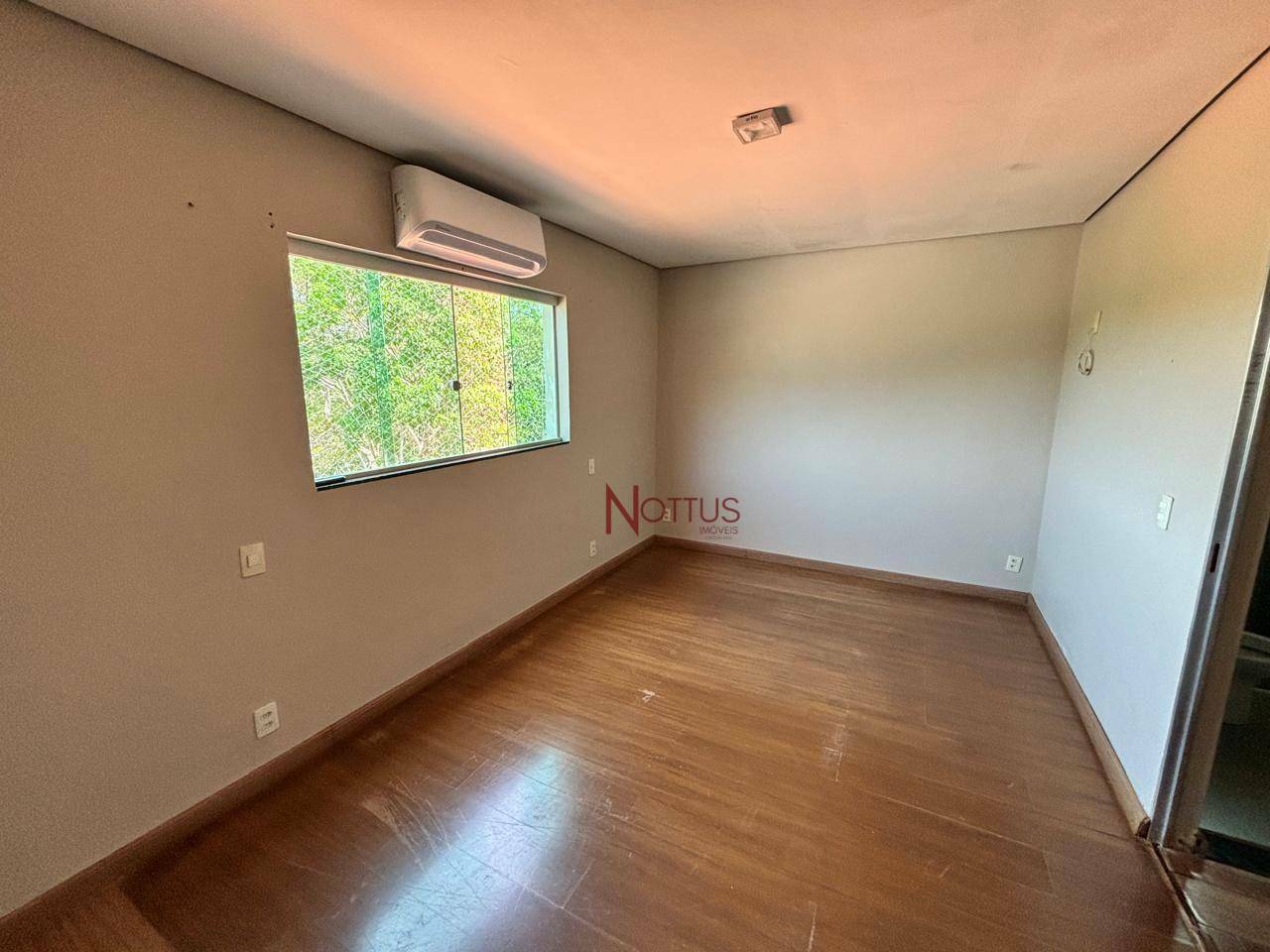 Casa à venda com 4 quartos, 320m² - Foto 10