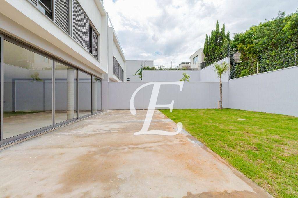 Casa à venda com 4 quartos, 600m² - Foto 3