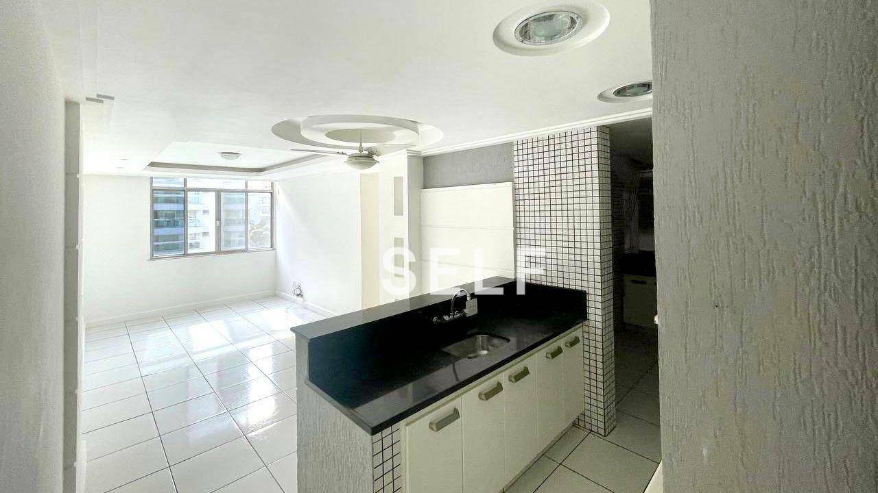 Apartamento à venda com 2 quartos, 80m² - Foto 3