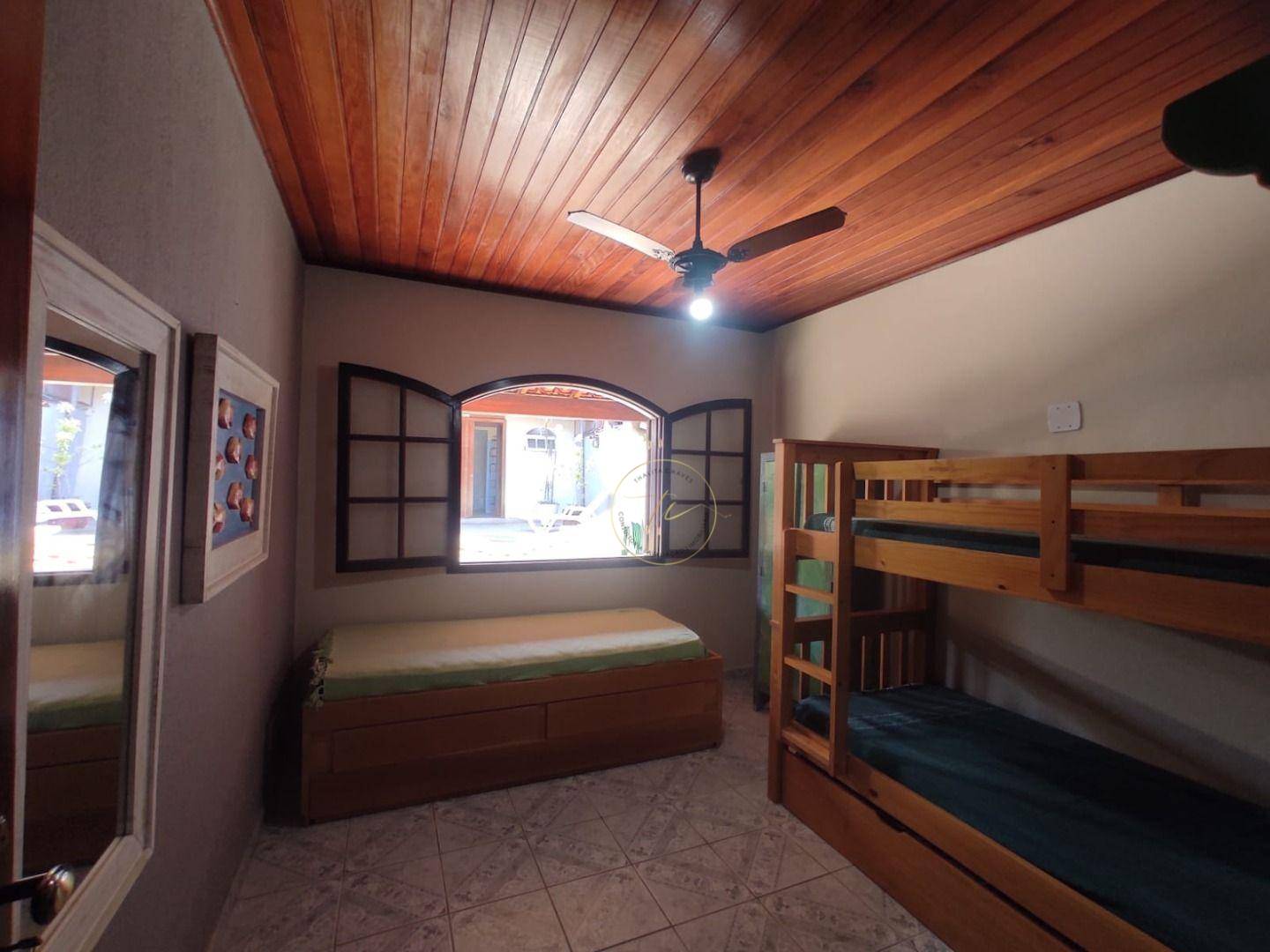 Casa à venda com 6 quartos, 200m² - Foto 14