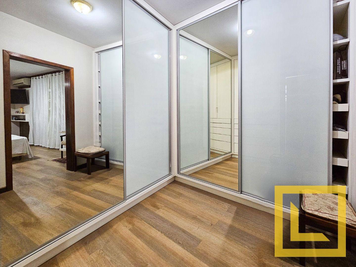 Casa à venda com 3 quartos, 322m² - Foto 22