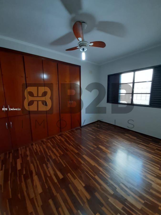 Casa à venda com 3 quartos, 200m² - Foto 11